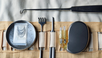 Averting infections when implanting cardiac pacemakers and defibrillators