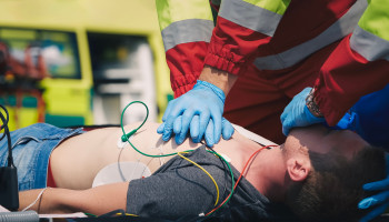 Optimising the impact of smartphone‐activated volunteer responder programs on out‐of‐hospital